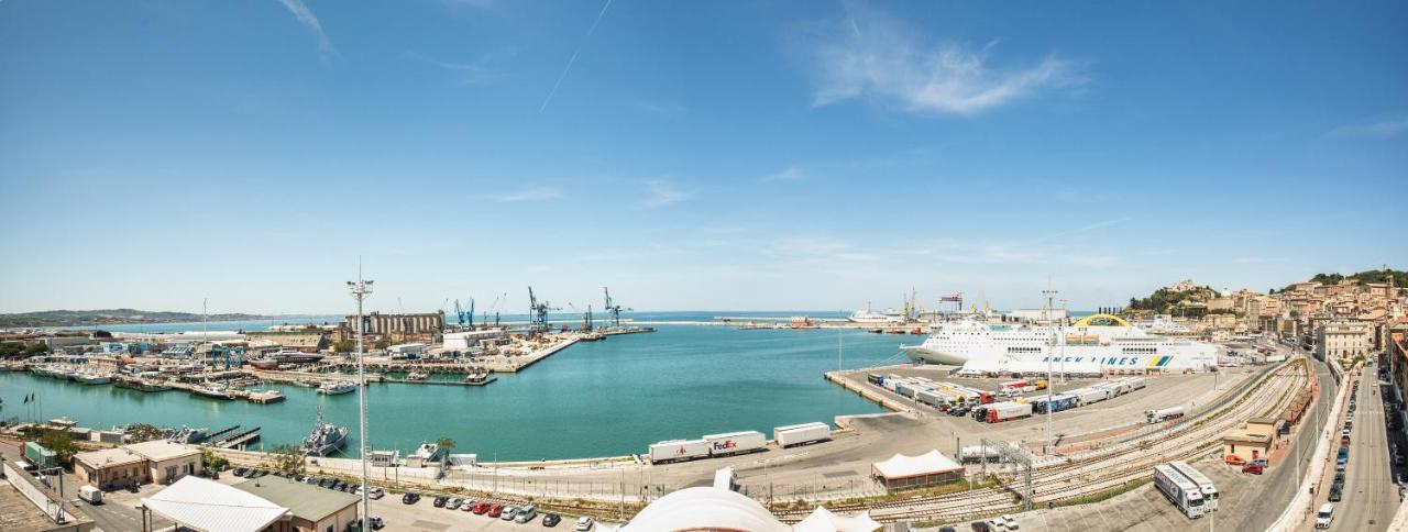 Seeport Hotel Ancona Esterno foto