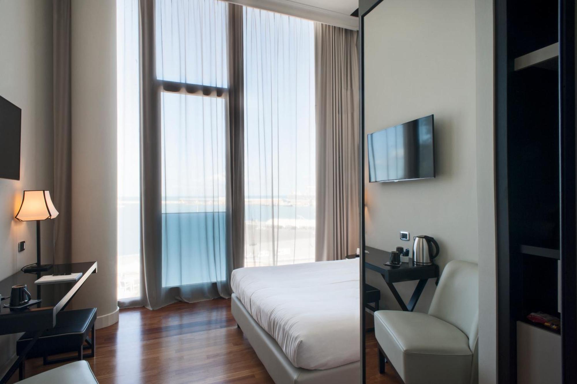 Seeport Hotel Ancona Esterno foto