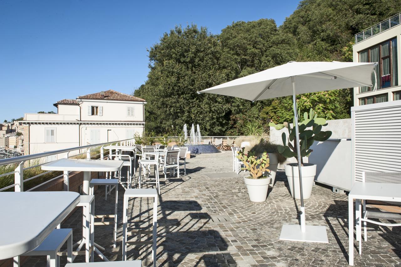 Seeport Hotel Ancona Esterno foto